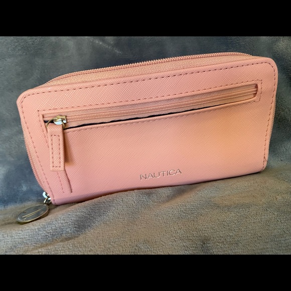 Nautica Pink wallet - Picture 4 of 4